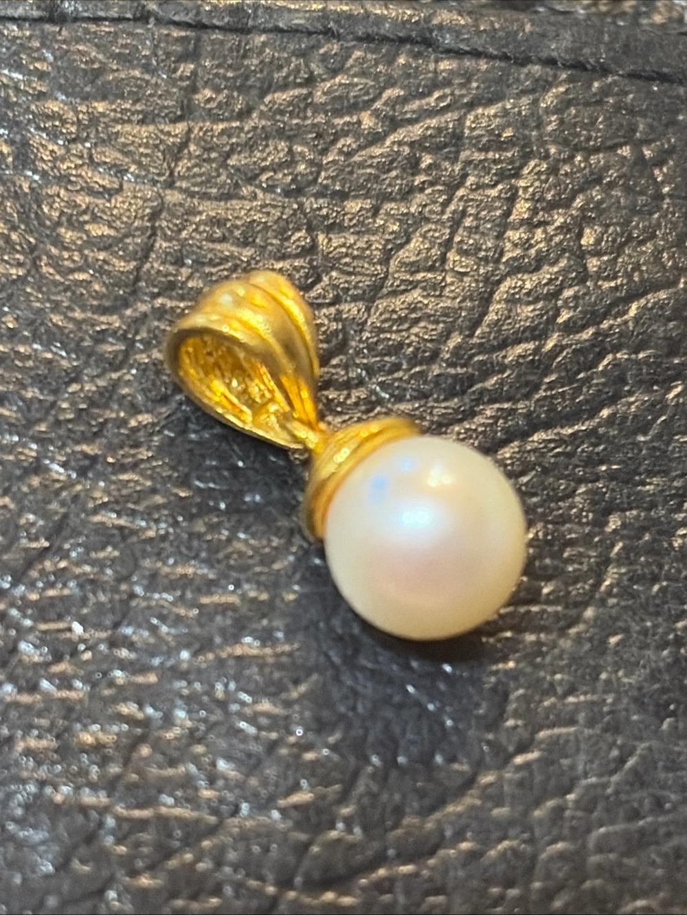 24k marked 9999 Gold Pearl Drop Pendant -